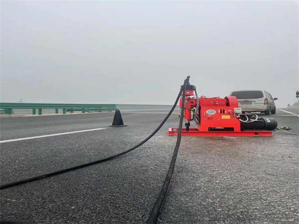 和政马路路基路面开裂下沉注浆加固灌浆